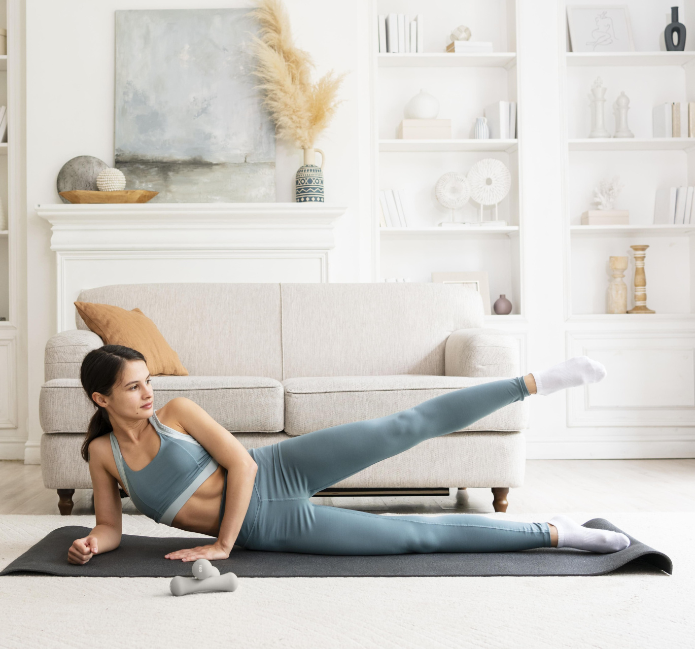 Отведение ноги лежа на боку