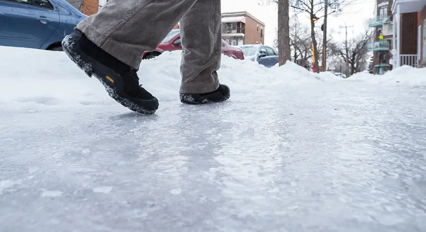 Гололёд: как избежать падений и что делать, если вы уже упали